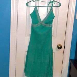 Green linen halter dress 👗 🌟